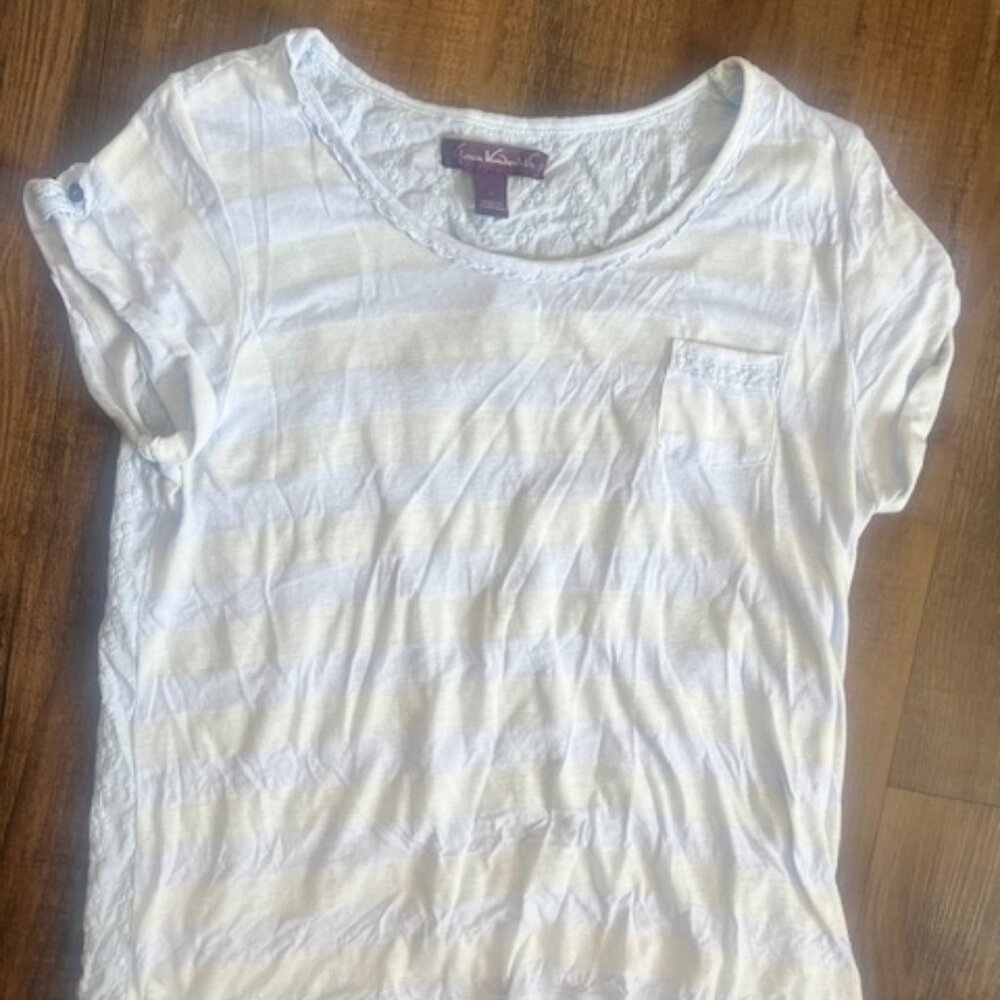 Gloria Vanderbilt large pocket light baby blue striped pocket shirt